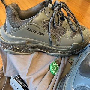 Balenciaga Triple S Clear Sole sneakers - Dark Grey - Mens US 12/ EU 45